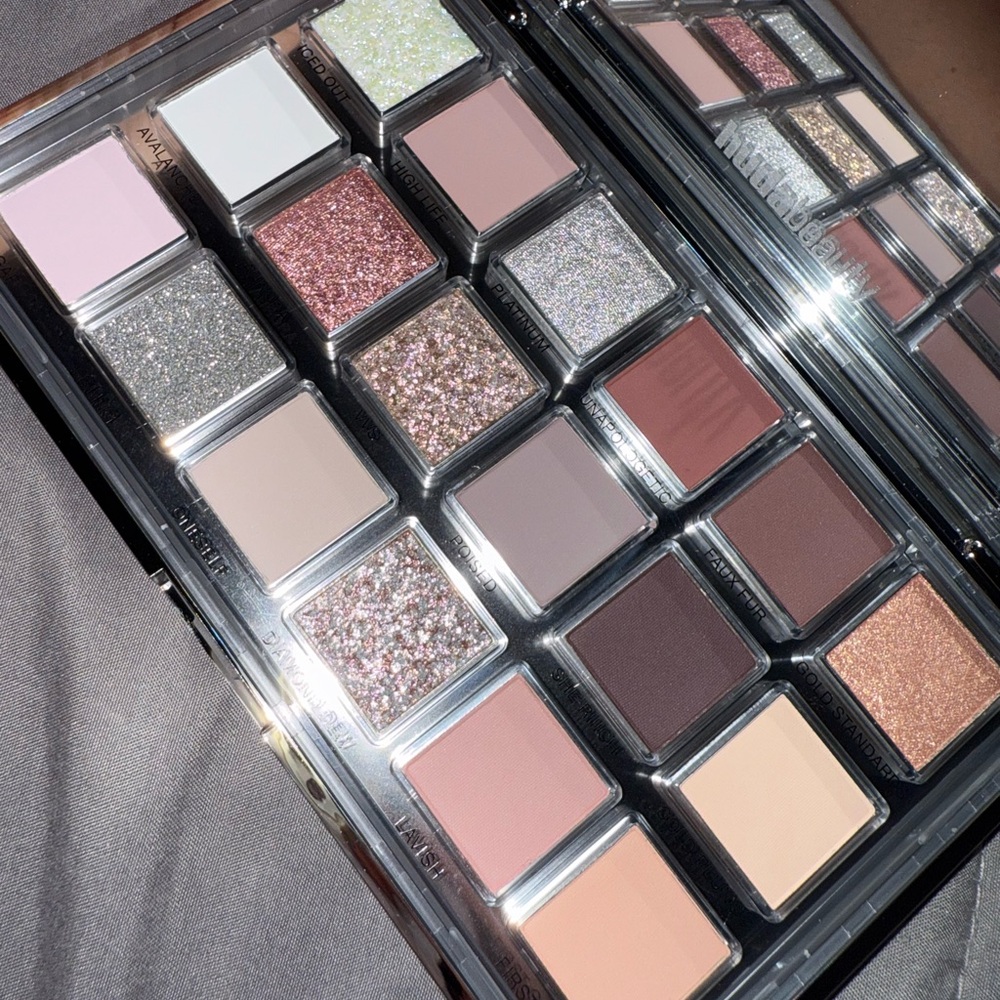 HUDA beauty Eyeshadow Palette - 18 Shades